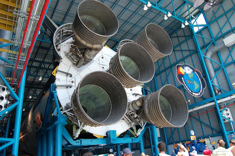 110. saturn V.JPG
